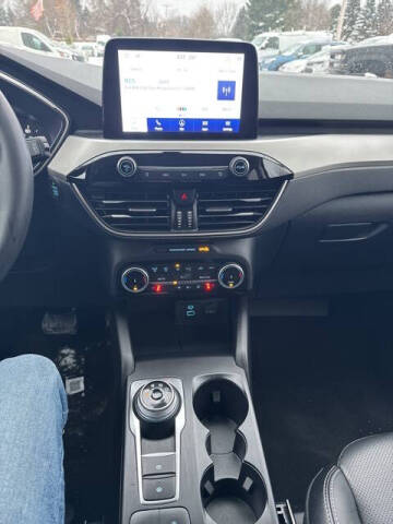 2022 Ford Escape SEL