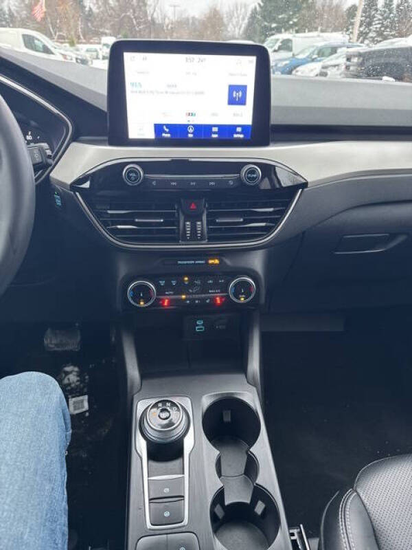 2022 Ford Escape SEL