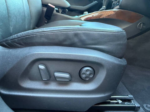 2011 Audi Q5 2.0T quattro Premium Plus