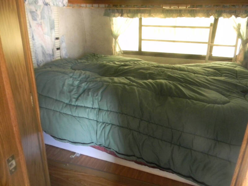 1995 Dutchmen 30 FT. BUNK HOUSE