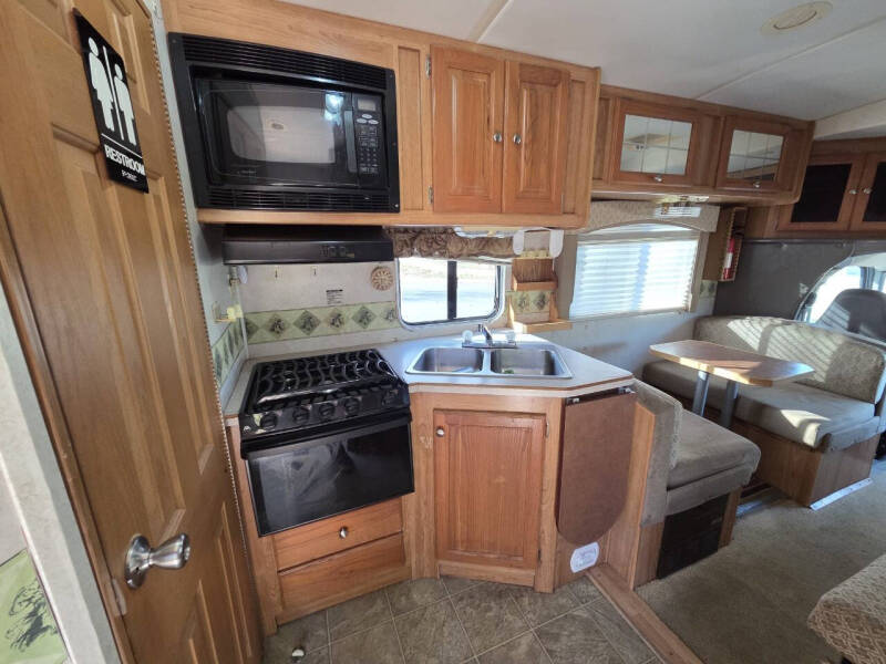 2005 Chevrolet R-Vision Trail Lite Class B