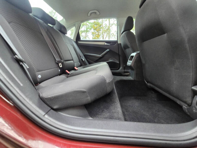 2014 Volkswagen Passat 2.5L S PZEV