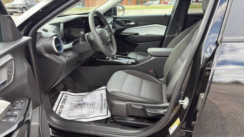 2025 Chevrolet Trax LT