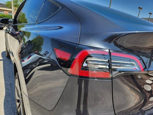 2024 Tesla Model Y 12
