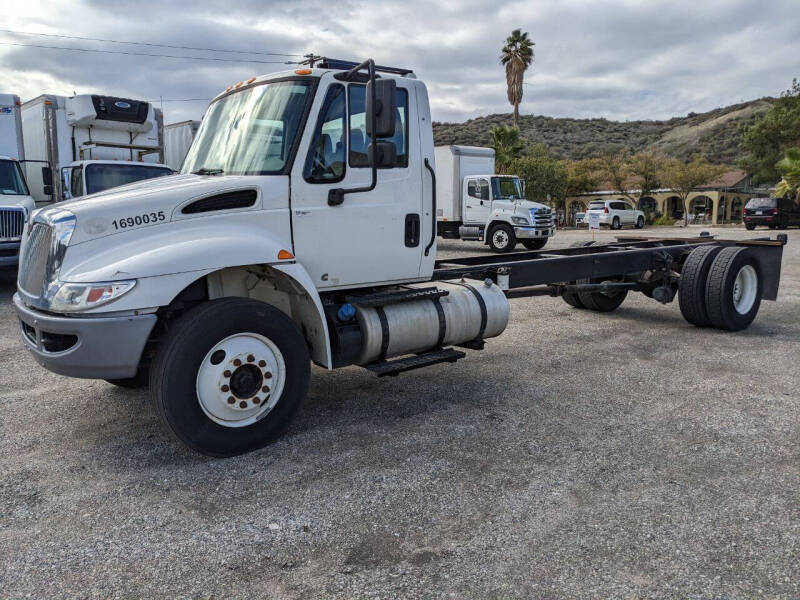 2019 International 4300 24 ft Cab Chassis(CDL)