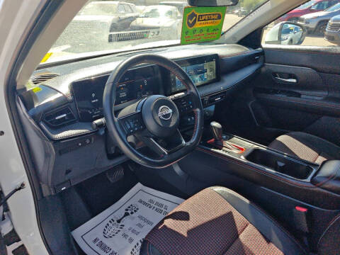 2025 Nissan Kicks SR