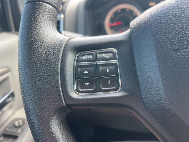 2016 RAM 1500 SLT