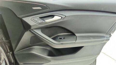 2025 Audi Q6 e-tron quattro Premium Plus