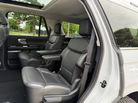 2025 Ford Expedition Platinum