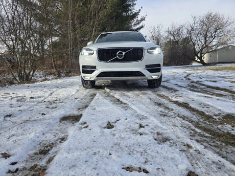 2016 Volvo XC90 T6 Momentum