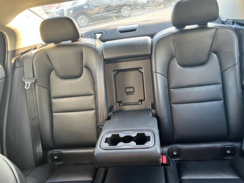 2024 Volvo S60 B5 Core Dark Theme