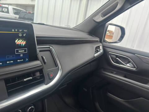 2023 Chevrolet Suburban LT