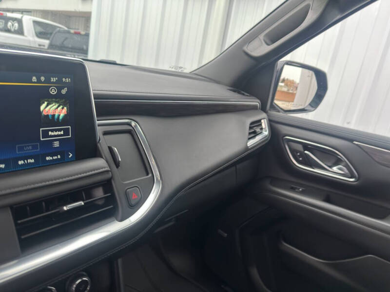 2023 Chevrolet Suburban LT