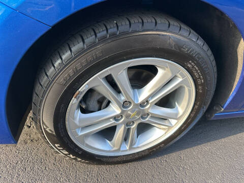 2017 Chevrolet Cruze LT Auto