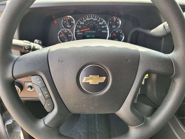 2025 Chevrolet Express 2500