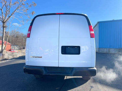 2017 Chevrolet Express 2500