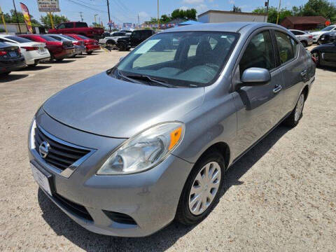 2014 Nissan Versa 1.6 SV