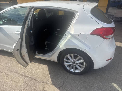2017 Kia Forte5 LX