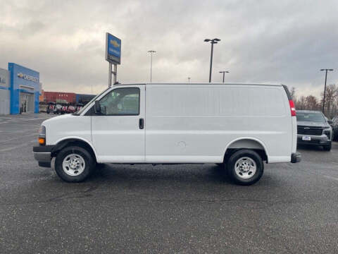 2025 Chevrolet Express 2500