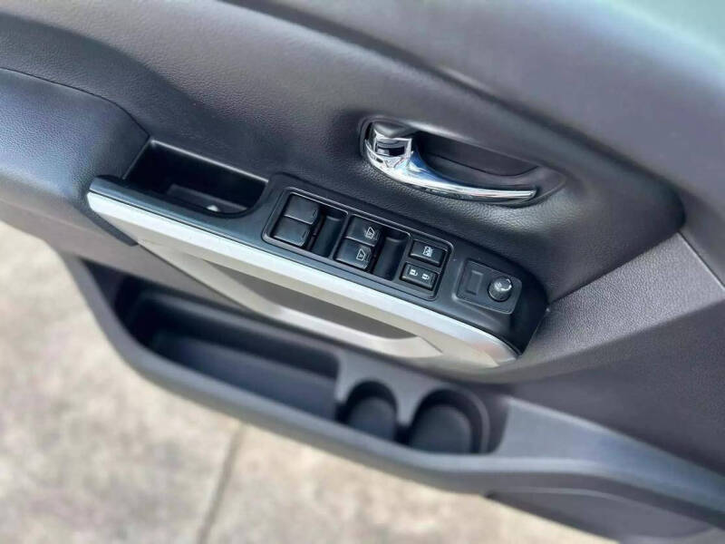 2017 Nissan Titan SV