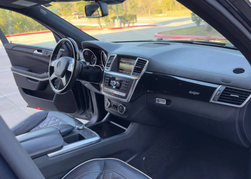 2015 Mercedes-Benz GL-Class GL 550 4MATIC