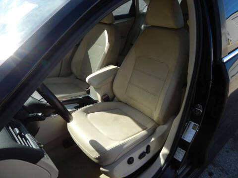 2012 Volkswagen Passat SE