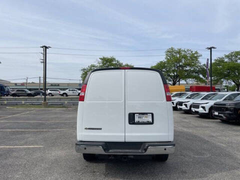2025 Chevrolet Express 3500