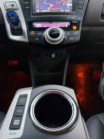 2013 Toyota Prius v Five