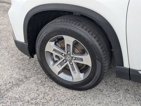 2024 Honda Pilot EX-L w/Rear Captain's Chairs