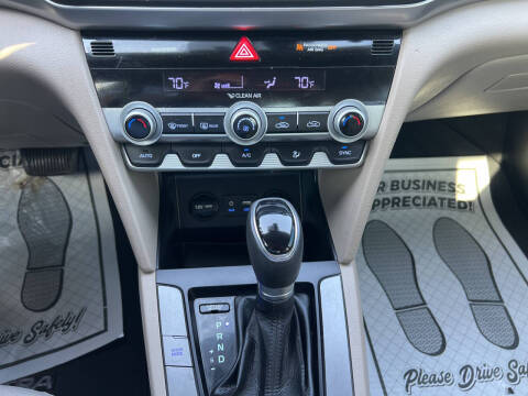 2020 Hyundai Elantra SE