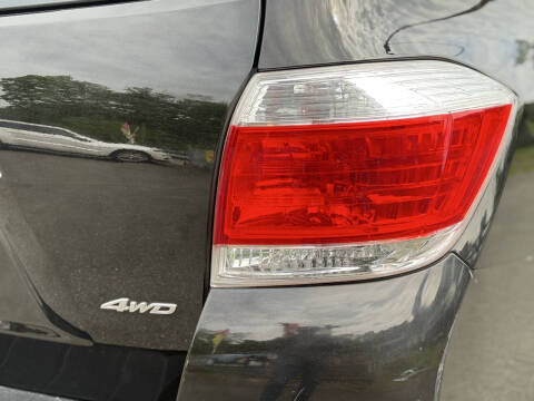 2013 Toyota Highlander SE
