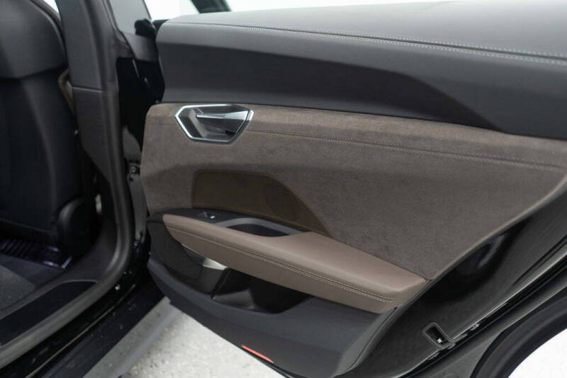 2023 Audi e-tron GT quattro Premium Plus