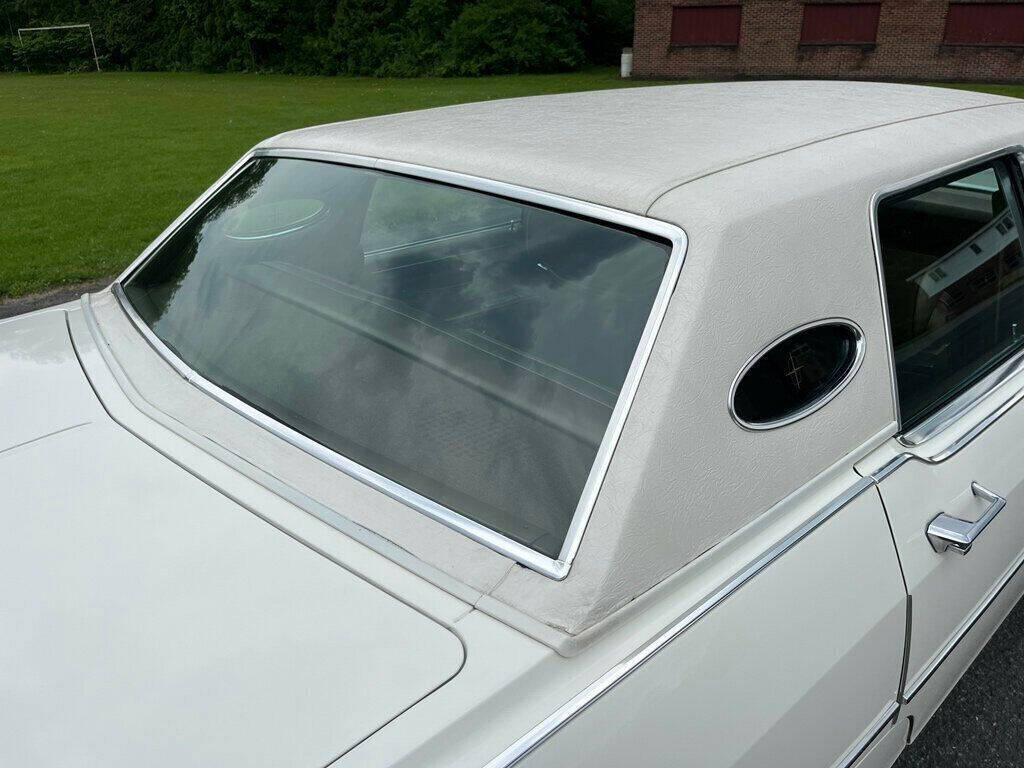 1976 Lincoln Continental 21