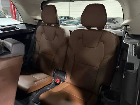 2019 Volvo XC90 T6 Momentum