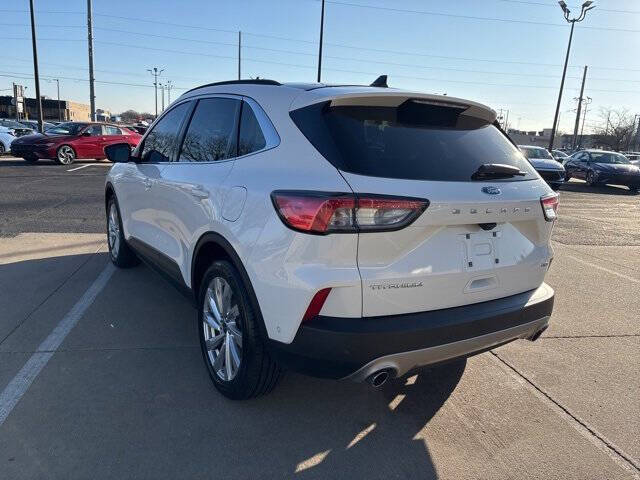 2022 Ford Escape Hybrid Titanium