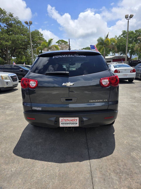 2011 Chevrolet Traverse LS