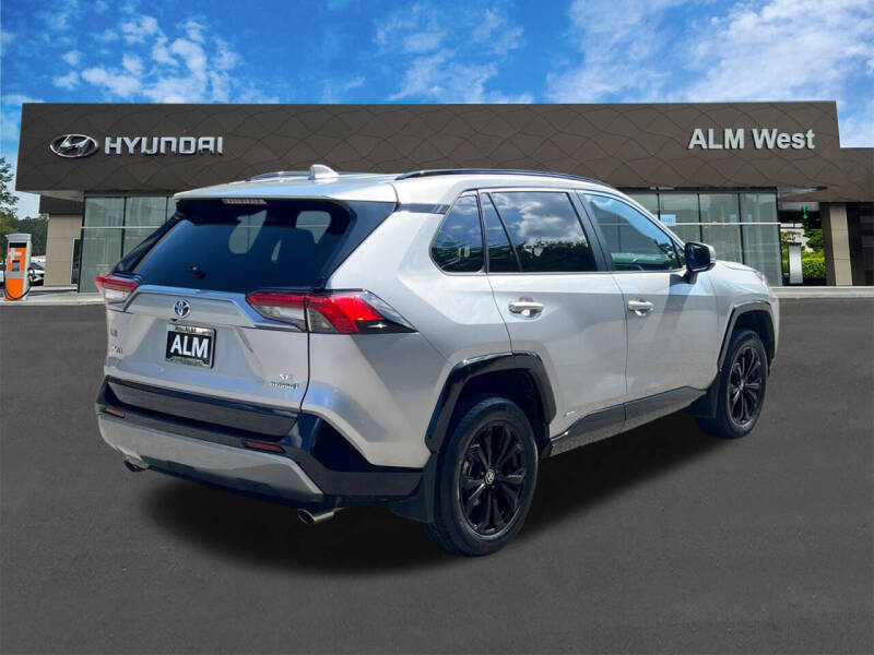 2023 Toyota RAV4 Hybrid SE