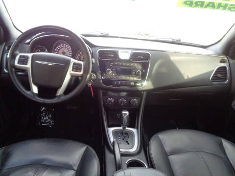 2014 Chrysler 200 Limited