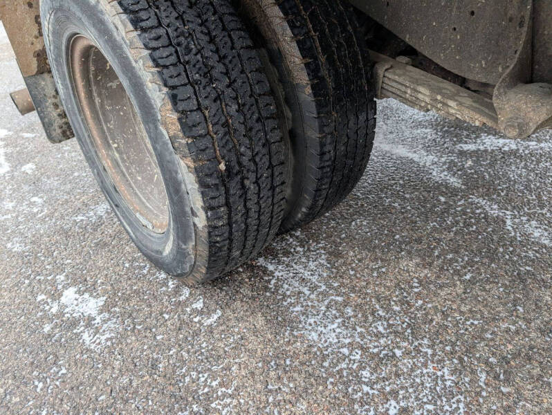 2004 Ford E-Series E-350 SD