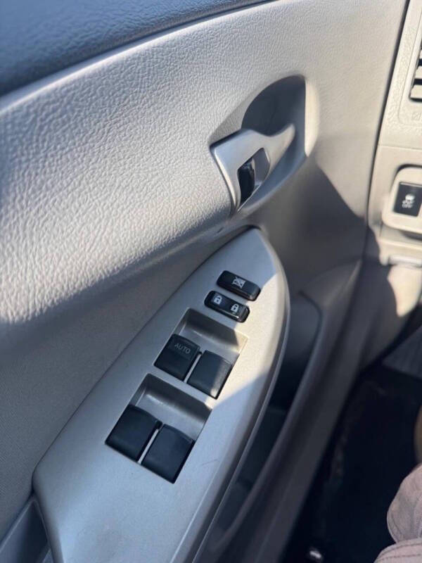 2012 Toyota Corolla LE