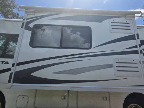 2013 Winnebago Vista