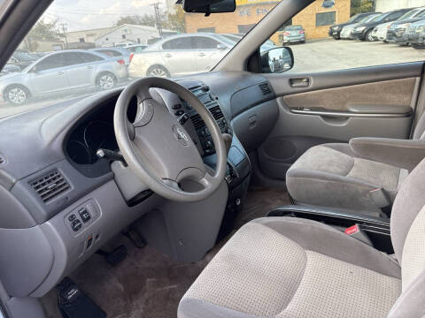 2009 Toyota Sienna LE 7-Passenger