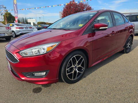 2015 Ford Focus for sale at Credit World Auto Sales in Fresno CA