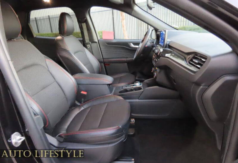 2025 Ford Escape ST-Line