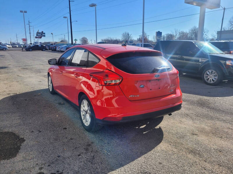 2016 Ford Focus SE photo 5