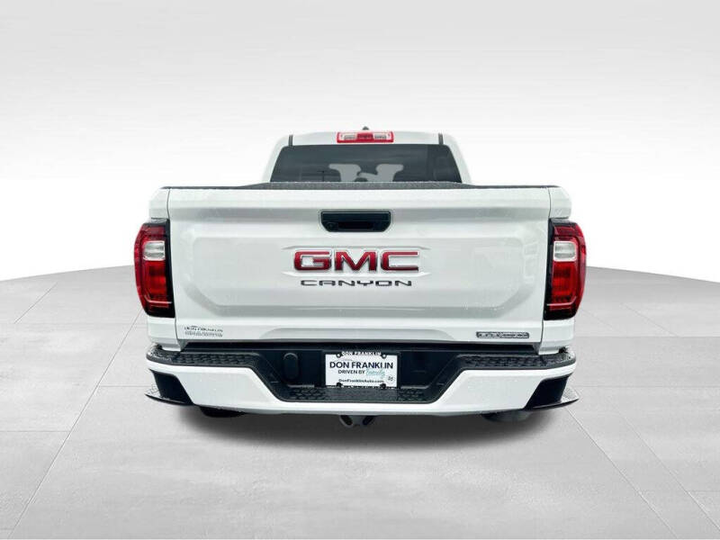 2024 GMC Canyon Elevation