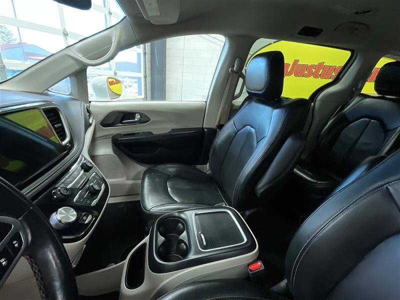 2022 Chrysler Pacifica Hybrid Touring L