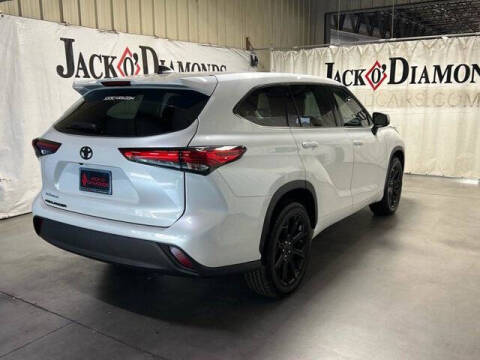 2022 Toyota Highlander L