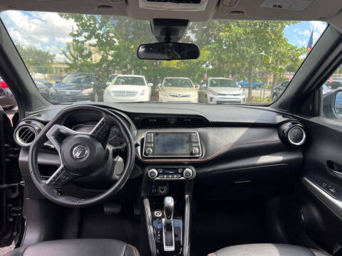 2020 Nissan Kicks SR