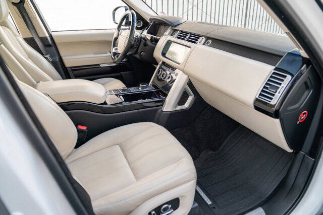 2017 Land Rover Range Rover 33